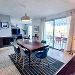 Francoise Pour 10 Personnes Avec Vue Et Piscine Chauffee A Villa Carqueiranne