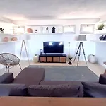 Francoise Pour 10 Personnes Avec Vue Et Piscine Chauffee A *